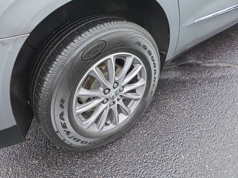 Used 2024 Buick Enclave Premium image 7