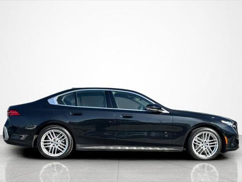 Used 2025 BMW 530i xDrive image 6