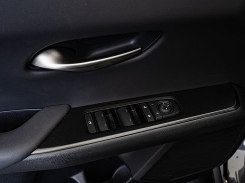 New 2026 Lexus UX 300h AWD image 25