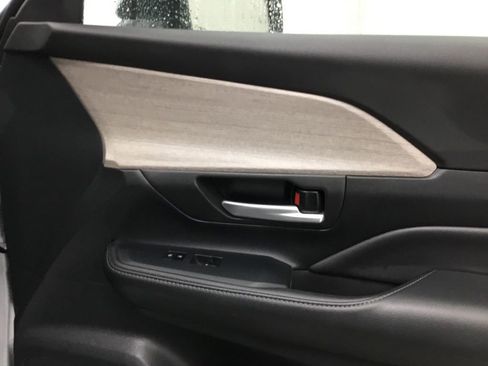 Used 2024 Toyota Grand Highlander Limited image 25