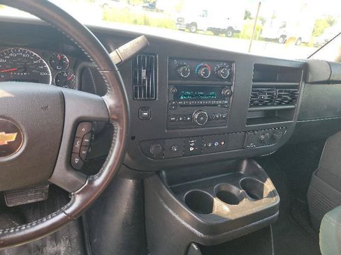 Used 2021 Chevrolet Express 2500 w/ Communications Package RWD image 8