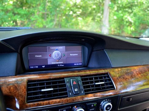 Used 2009 BMW 535i Sedan image 16