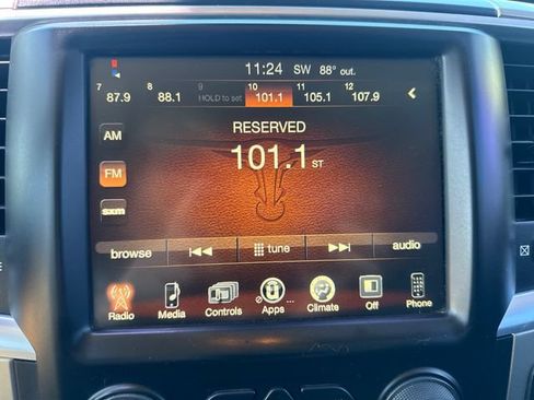 Used 2015 RAM 2500 SLT w/ Luxury Group AWD/4WD image 19