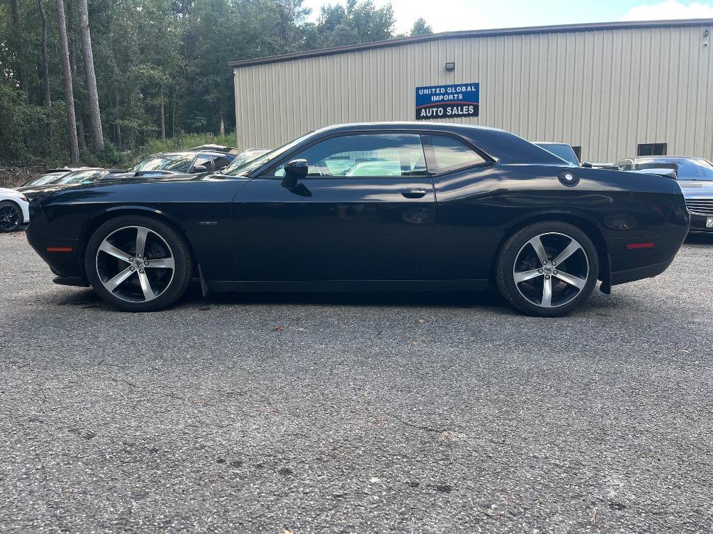 Used 2018 Dodge Challenger R/T RWD image 11