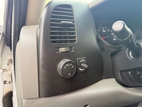 Used 2011 Chevrolet Silverado 1500 W/T image 22