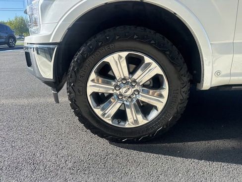 Used 2019 Ford F150 Lariat w/ Equipment Group 502A Luxury AWD/4WD image 7