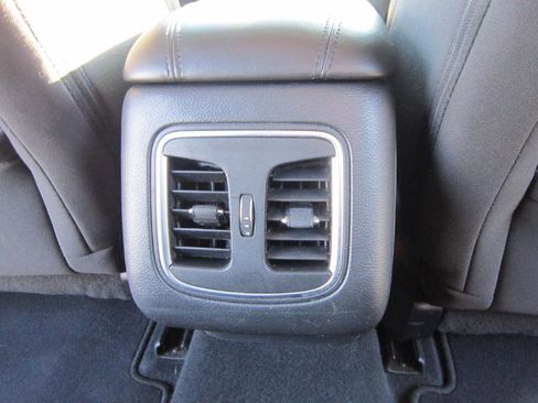 Used 2015 Chrysler 200 Limited w/ Convenience Group image 23