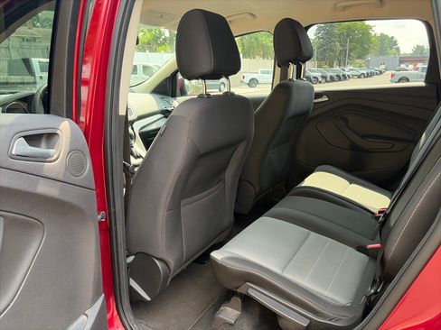 Used 2016 Ford Escape SE w/ Equipment Group 201A AWD/4WD image 10