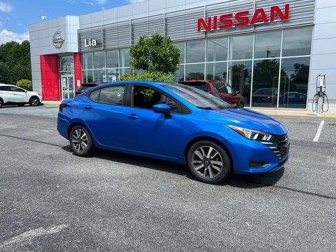 Used 2023 Nissan Versa SV FWD image 17