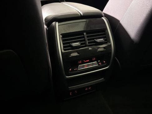 Certified 2025 BMW X7 xDrive40i AWD/4WD image 31