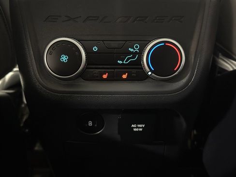 Used 2025 Ford Explorer Platinum w/ Ultimate Package image 15