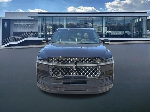 New 2027 Lincoln Navigator L Black Label AWD/4WD image 2