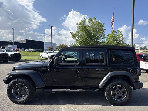 Used 2024 Jeep Wrangler Unlimited Sport AWD/4WD image 4