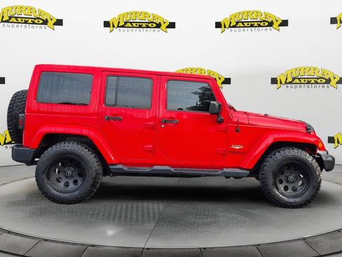 Used 2015 Jeep Wrangler Unlimited Sahara w/ Connectivity Group AWD/4WD image 6