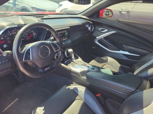 Used 2018 Chevrolet Camaro SS RWD image 9