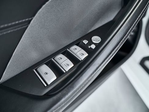 Used 2025 BMW 840i Convertible RWD image 17