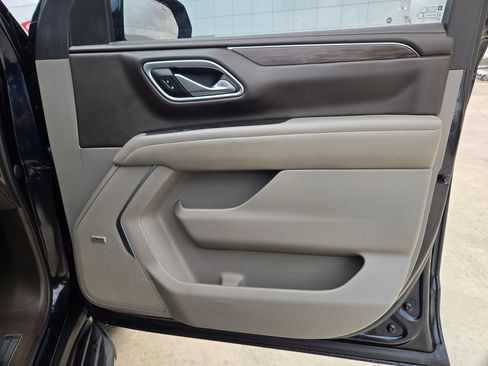 Used 2021 Chevrolet Tahoe LT w/ LT Signature Package image 31