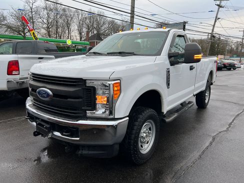 Used 2017 Ford F350 XL image 1