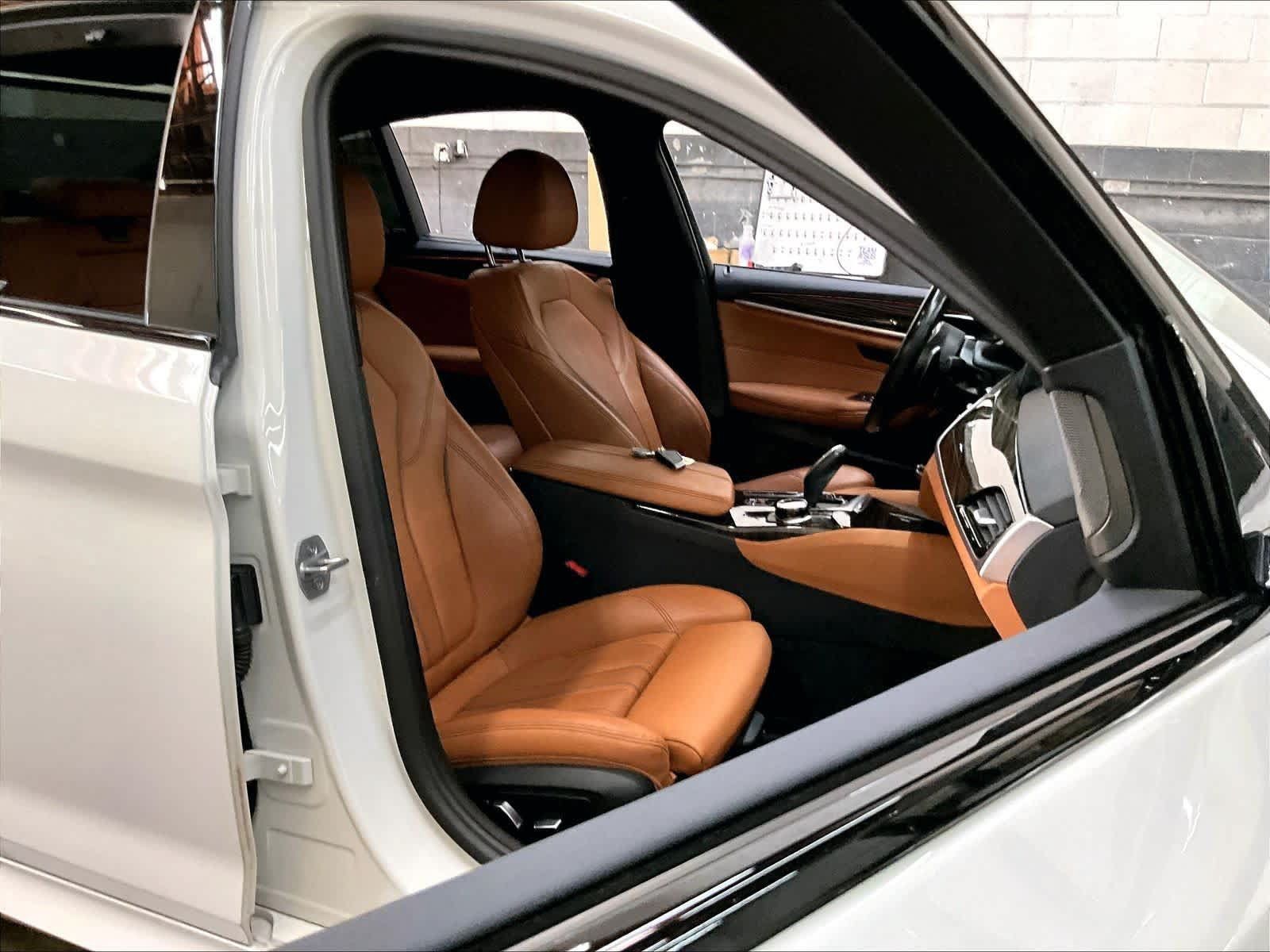 Used 2023 BMW 540i w/ Executive Package RWD image 10