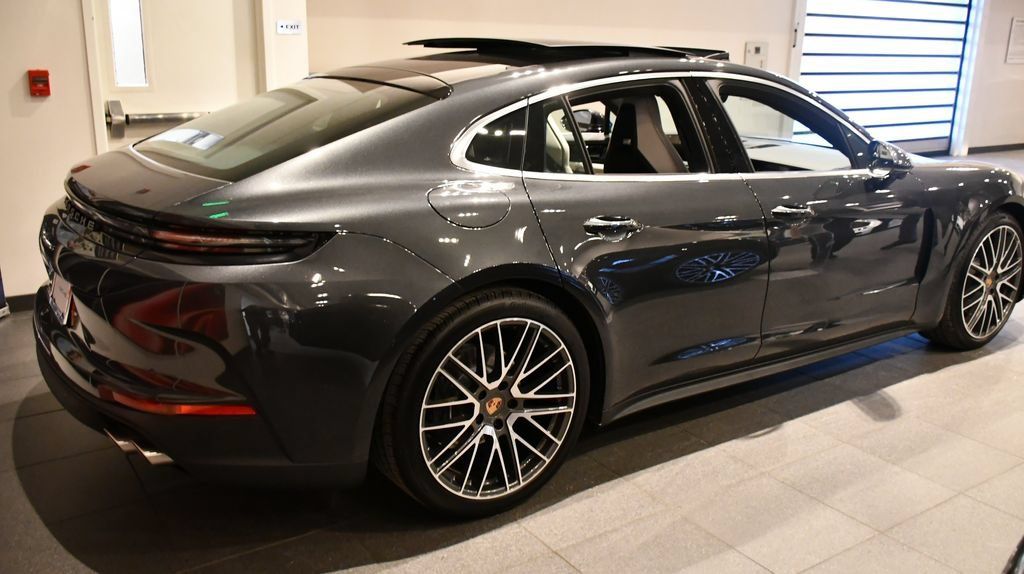 Certified 2026 Porsche Panamera 4 AWD/4WD image 2