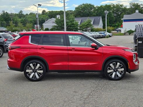 New 2025 Mitsubishi Outlander SE image 6