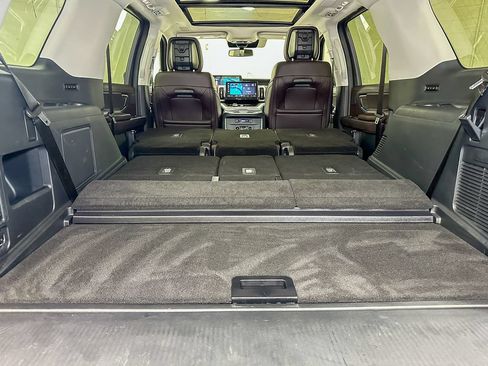 Used 2026 Ford Expedition Platinum w/ Platinum Ultimate Package AWD/4WD image 23