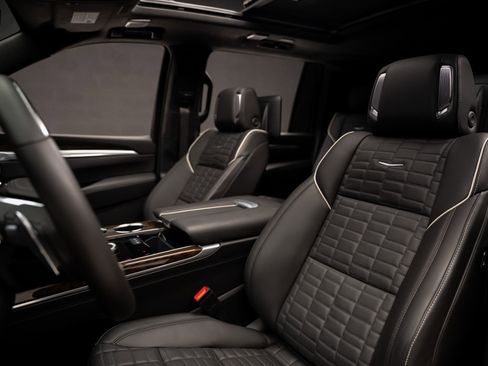 Used 2025 Cadillac Escalade ESV Premium Luxury Platinum AWD/4WD image 62