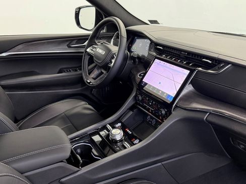 New 2025 Jeep Grand Cherokee Overland w/ Adv Protech Group III image 13