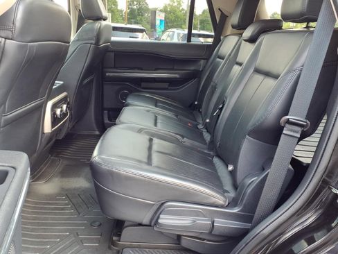 Used 2022 Ford Expedition XLT AWD/4WD image 5