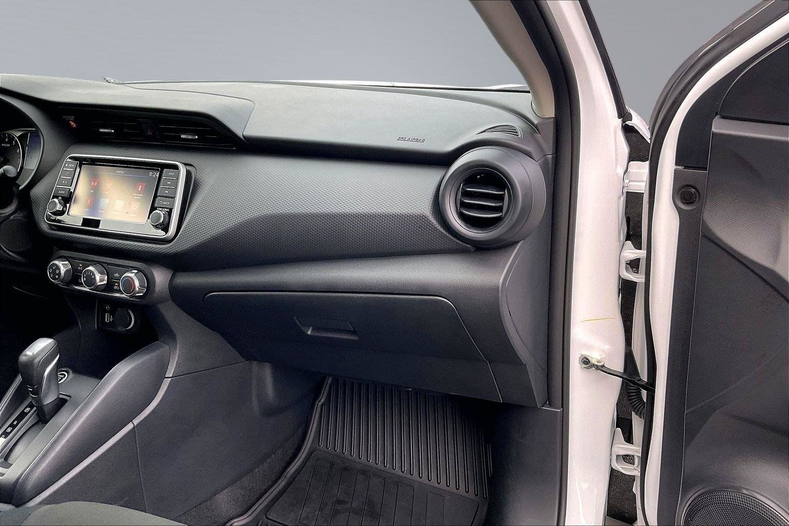 Certified 2025 Nissan Kicks Play S FWD image 18