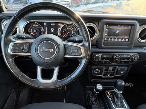 Used 2020 Jeep Gladiator Overland w/ Trailer Tow Package image 16