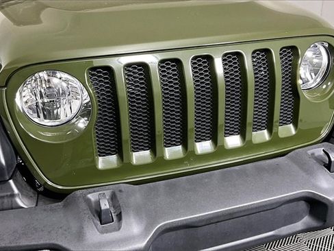 Used 2022 Jeep Wrangler Unlimited Sport image 32