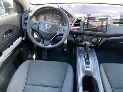 Used 2021 Honda HR-V LX image 8
