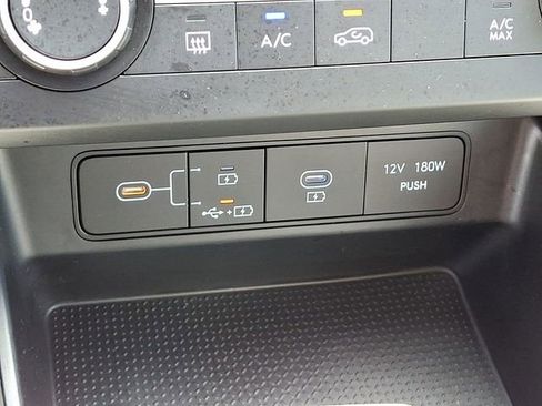 Used 2025 Hyundai Tucson SE image 29