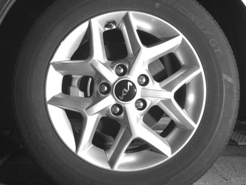 Used 2025 Kia Soul LX w/ LX Technology Package FWD image 19