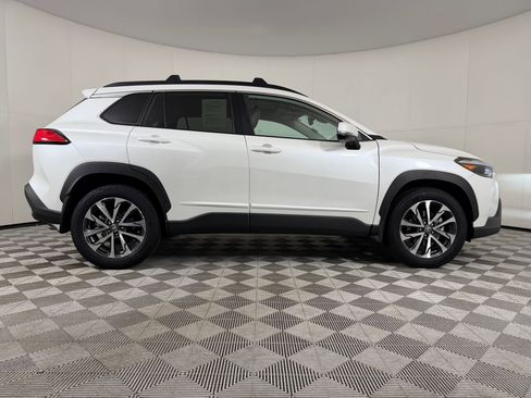 Certified 2024 Toyota Corolla Cross XLE w/ Convenience Package image 7