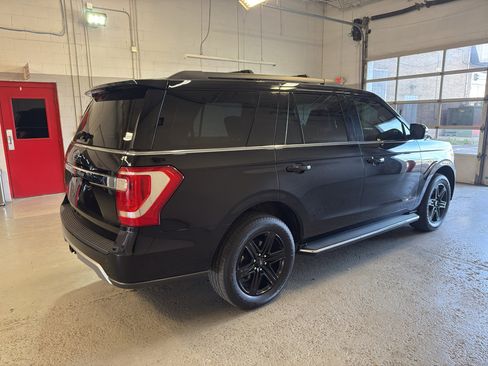 Used 2021 Ford Expedition XLT AWD/4WD image 6