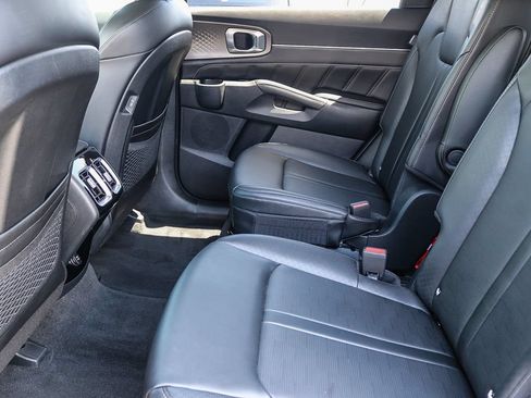 Certified 2025 Kia Sorento SX FWD image 17