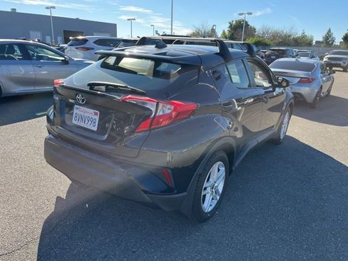 Used 2021 Toyota C-HR LE image 5