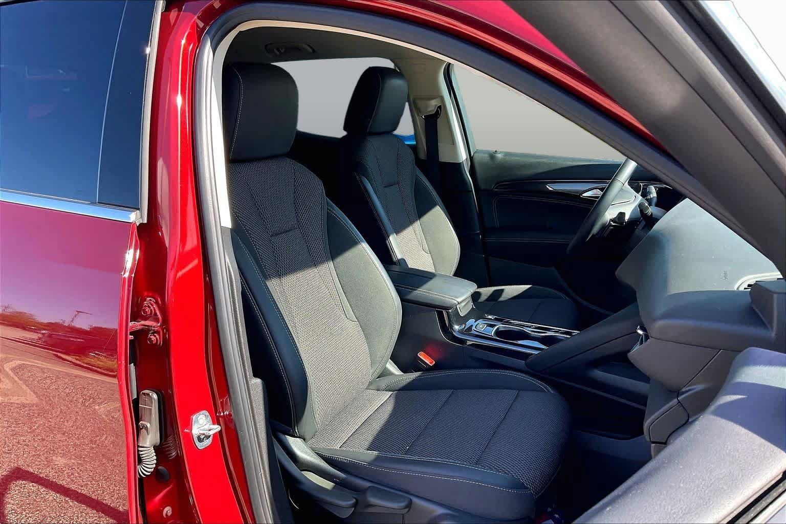 Used 2023 Buick Envision Preferred AWD/4WD image 9