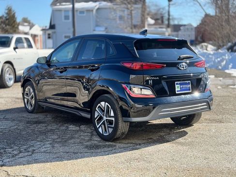 Used 2023 Hyundai Kona SE image 4