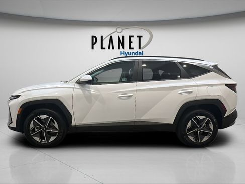 Certified 2025 Hyundai Tucson SEL AWD/4WD image 3