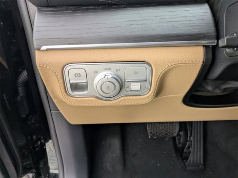 New 2025 Mercedes-Benz GLE 450 4MATIC image 16