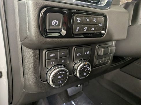 New 2026 GMC Yukon XL Denali w/ Denali Reserve Package image 19