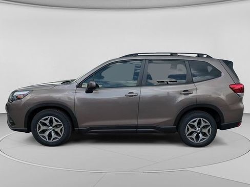Used 2024 Subaru Forester Premium AWD/4WD image 8