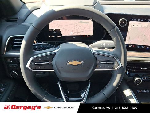 New 2025 Chevrolet Suburban Premier image 19