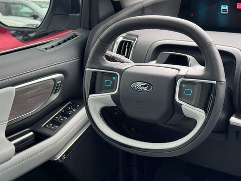 Certified 2025 Ford Expedition Max Platinum w/ Platinum Ultimate Package AWD/4WD image 13