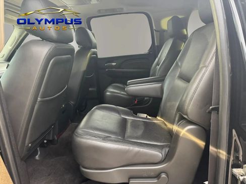 Used 2013 Cadillac Escalade ESV Premium AWD/4WD image 14
