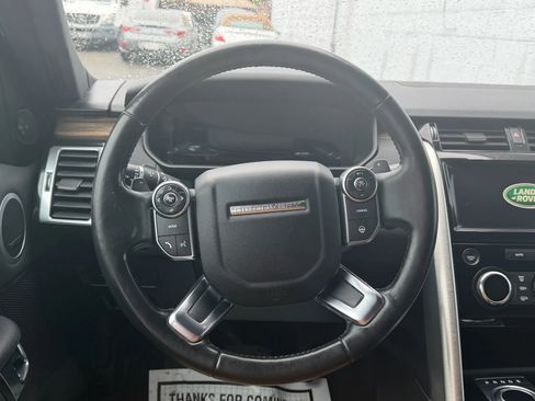 Used 2018 Land Rover Discovery HSE AWD/4WD image 12