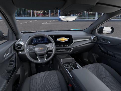 New 2026 Chevrolet Equinox LT w/ Safety and Technology Package FWD image 15